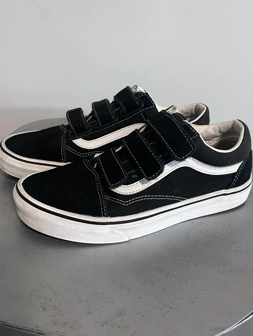 Vans Skater Old Skool V Black White Sneakers Men’s 6.5 Women’s 8 Velcro